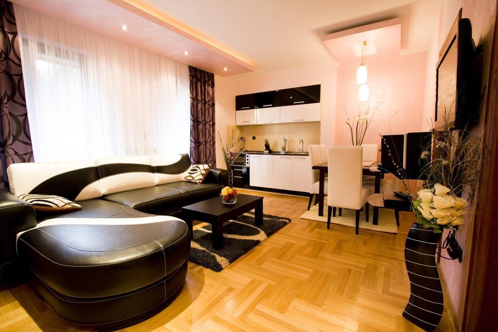 Apartment Barovic And *